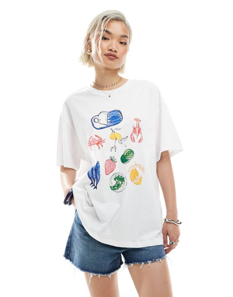 Vero Moda - Oversize-T-Shirt in Weiß mit Boyfriend-Schnitt und sommerlichem Food-Print von Vero Moda