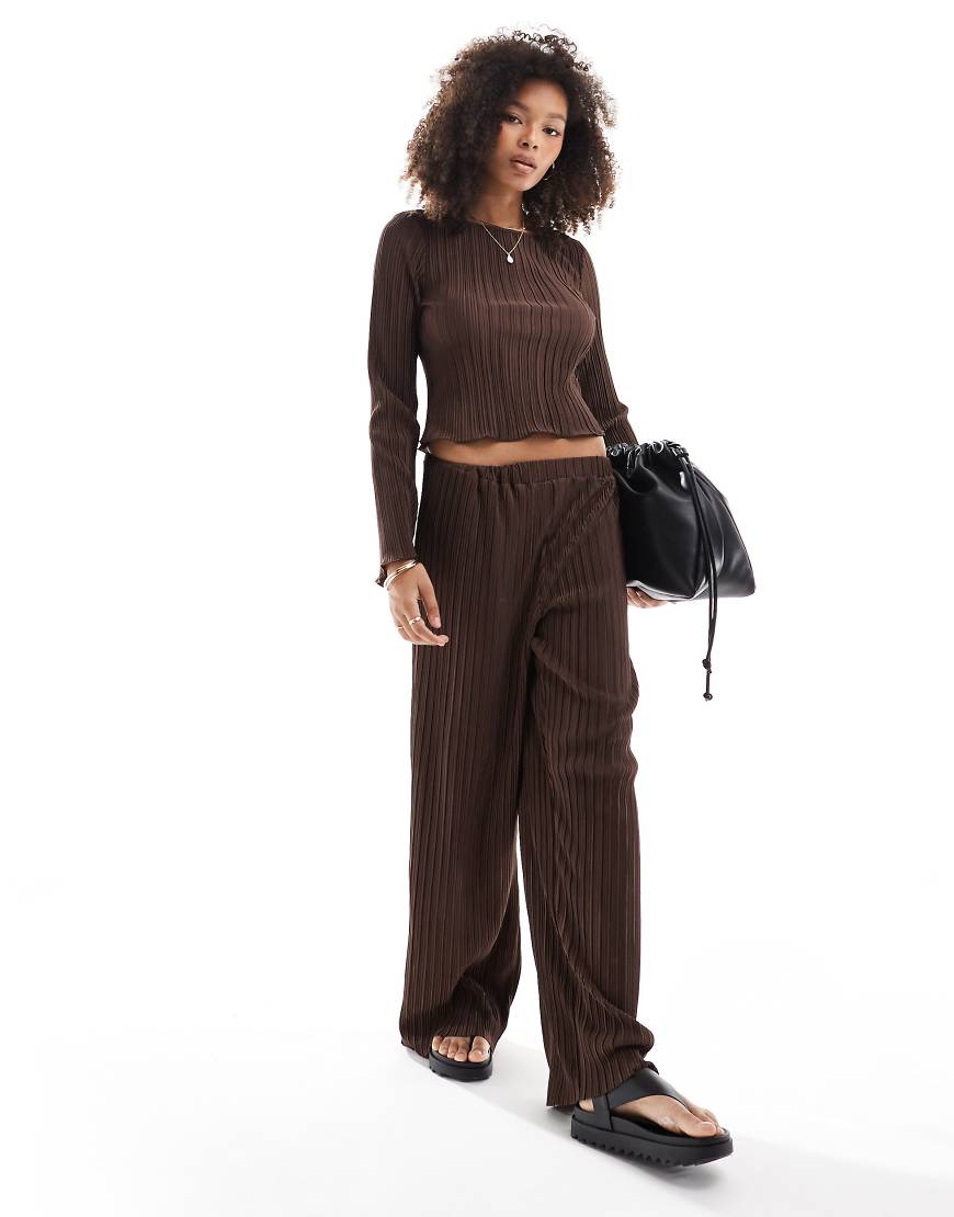 Vero Moda - Plissee-Hose in Schokobraun mit weitem Schnitt, Kombiteil von Vero Moda