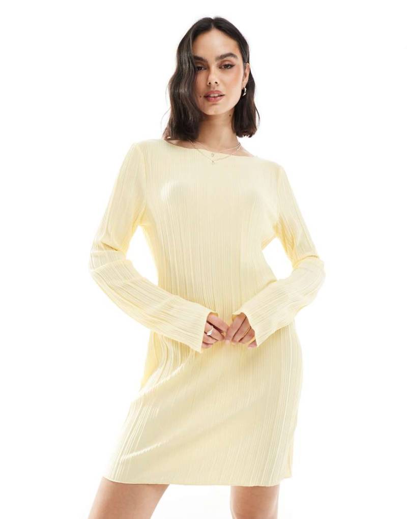 Vero Moda - Plissee-Minikleid in blassem Bananengelb mit ausgestellten Ärmeln von Vero Moda