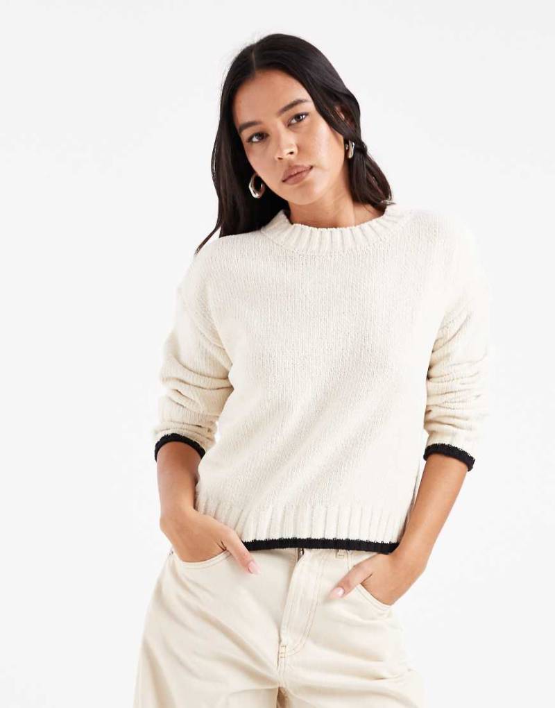 Vero Moda - Pullover in Birke mit Rundhalsausschnitt und Kontrastbesatz am Saum-Weiß von Vero Moda