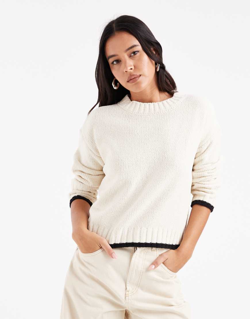 Vero Moda - Pullover in Birke mit Rundhalsausschnitt und Kontrastbesatz am Saum-Weiß von Vero Moda