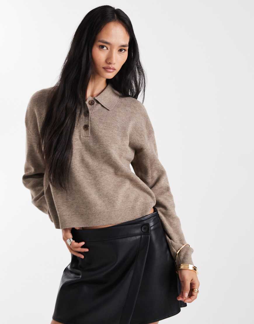 Vero Moda - Pullover in Nerzbraun mit geknöpftem Poloausschnitt-Silber von Vero Moda