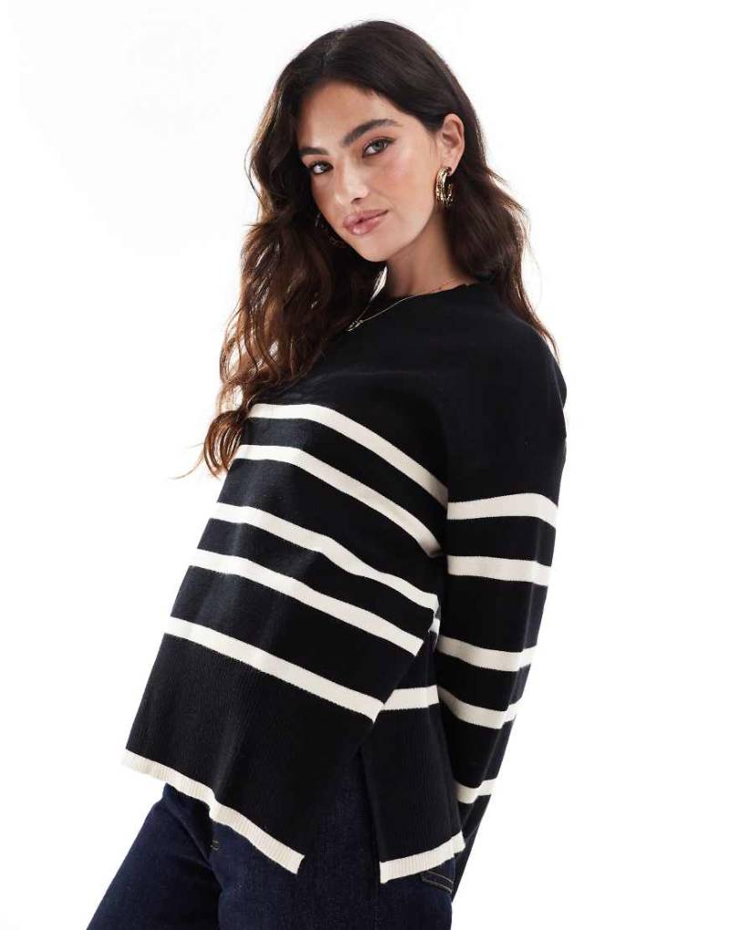 Vero Moda - Pullover in Schwarz mit Rundhalsausschnitt und Streifen in Creme von Vero Moda
