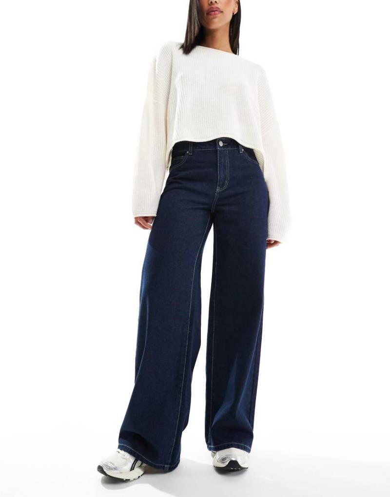 Vero Moda - Remy - Weite Jeans aus dunklem Denim-Marineblau von Vero Moda