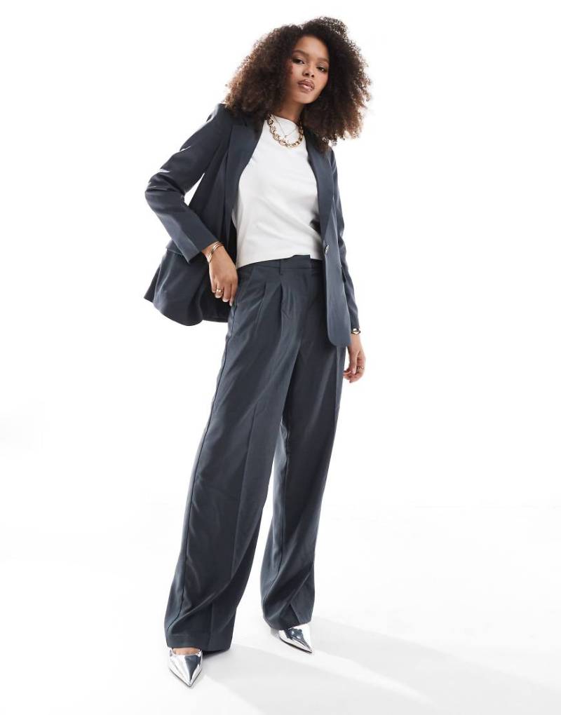 Vero Moda - Rita - Elegante Dad-Hose in Asphaltgrau mit weitem Schnitt, Kombiteil von Vero Moda