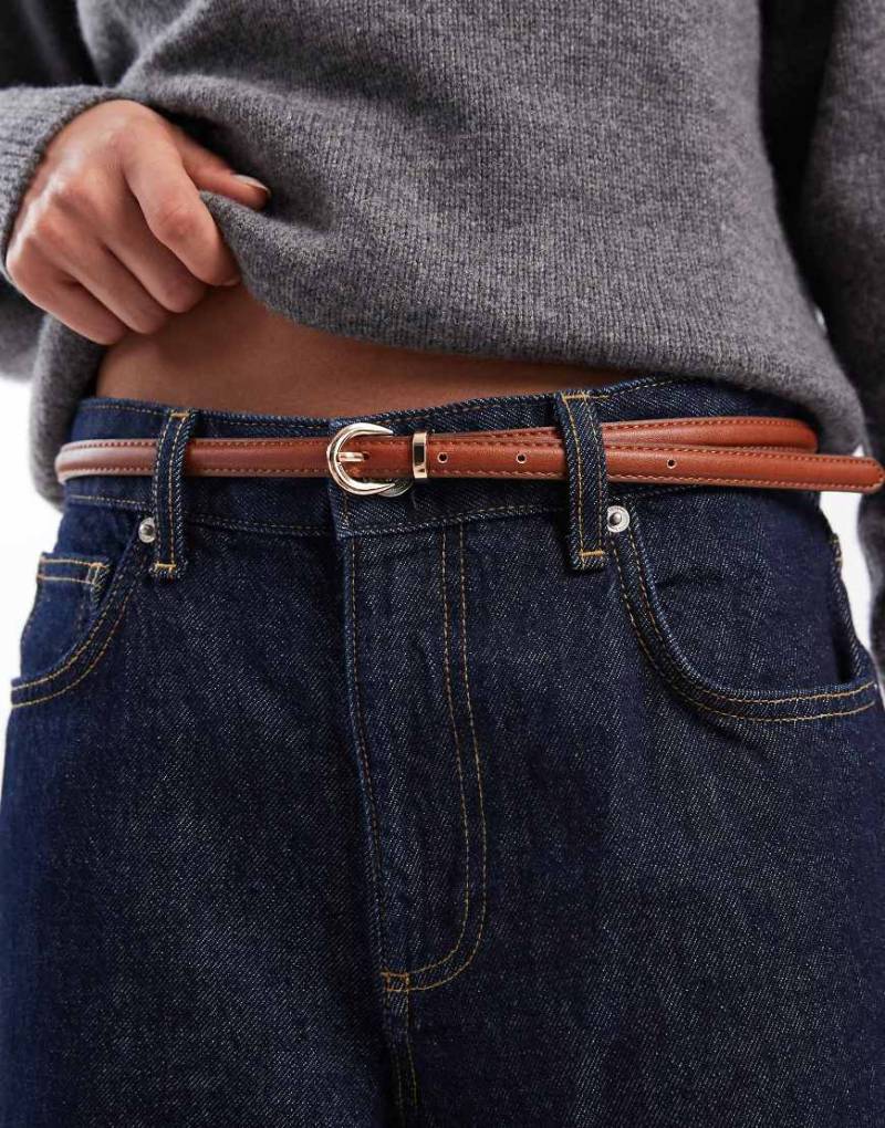 Vero Moda - Schmaler Gürtel aus Kunstleder in Cognac-Brown von Vero Moda