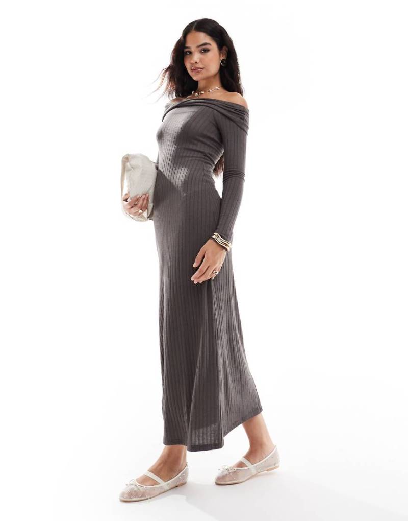 Vero Moda - Schulterfreies Maxikleid aus geripptem Jersey in Dunkelgrau von Vero Moda