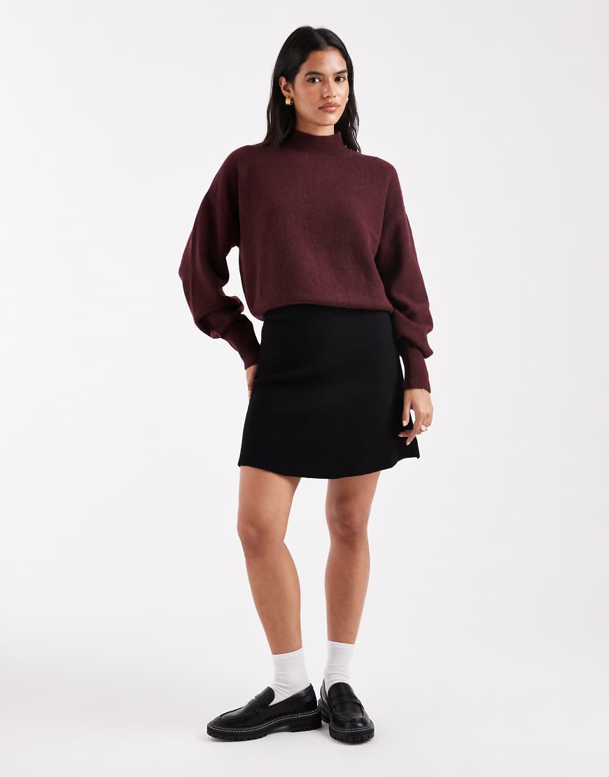 Vero Moda - Schwingender Minirock aus Strick in Schwarz Vero Moda - Schwingender Minirock aus Strick in Schwarz von Vero Moda