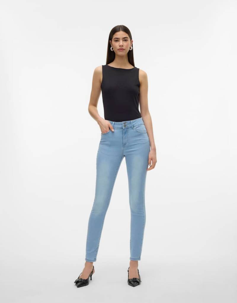 Vero Moda - Skinny-Jeans in Hellblau von Vero Moda