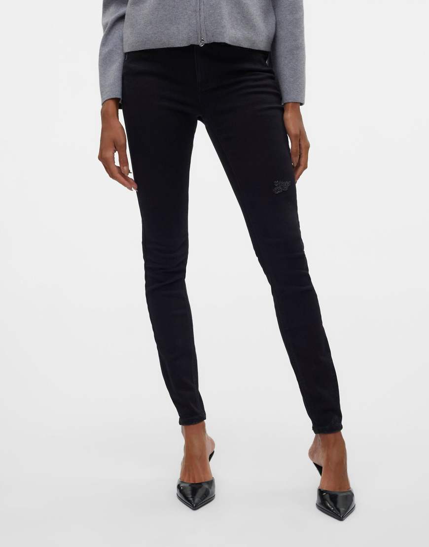 Vero Moda - Skinny-Jeans in Schwarz von Vero Moda
