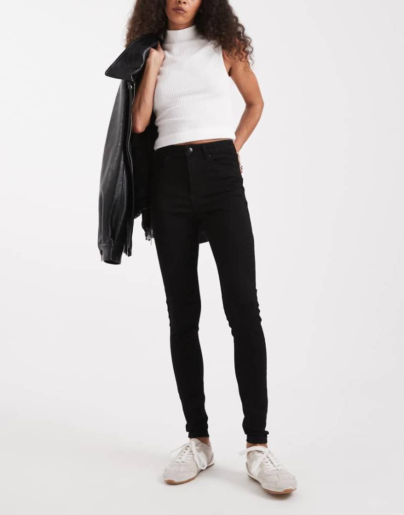 Vero Moda - Sophia - Eng geschnittene Jeans in Schwarz mit hohem Bund von Vero Moda