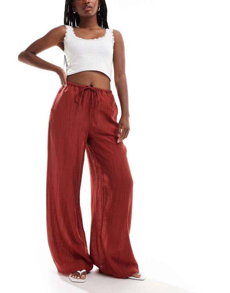 Vero Moda - Strukturierte Hose in Rost mit weitem Bein und Kordelzug in der Taille-Braun von Vero Moda