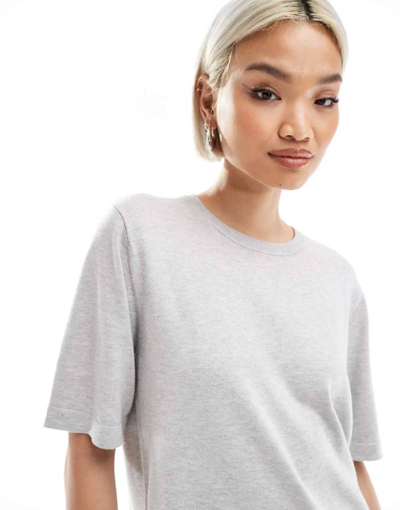 Vero Moda - T-Shirt aus Strick in hellgrau meliert von Vero Moda