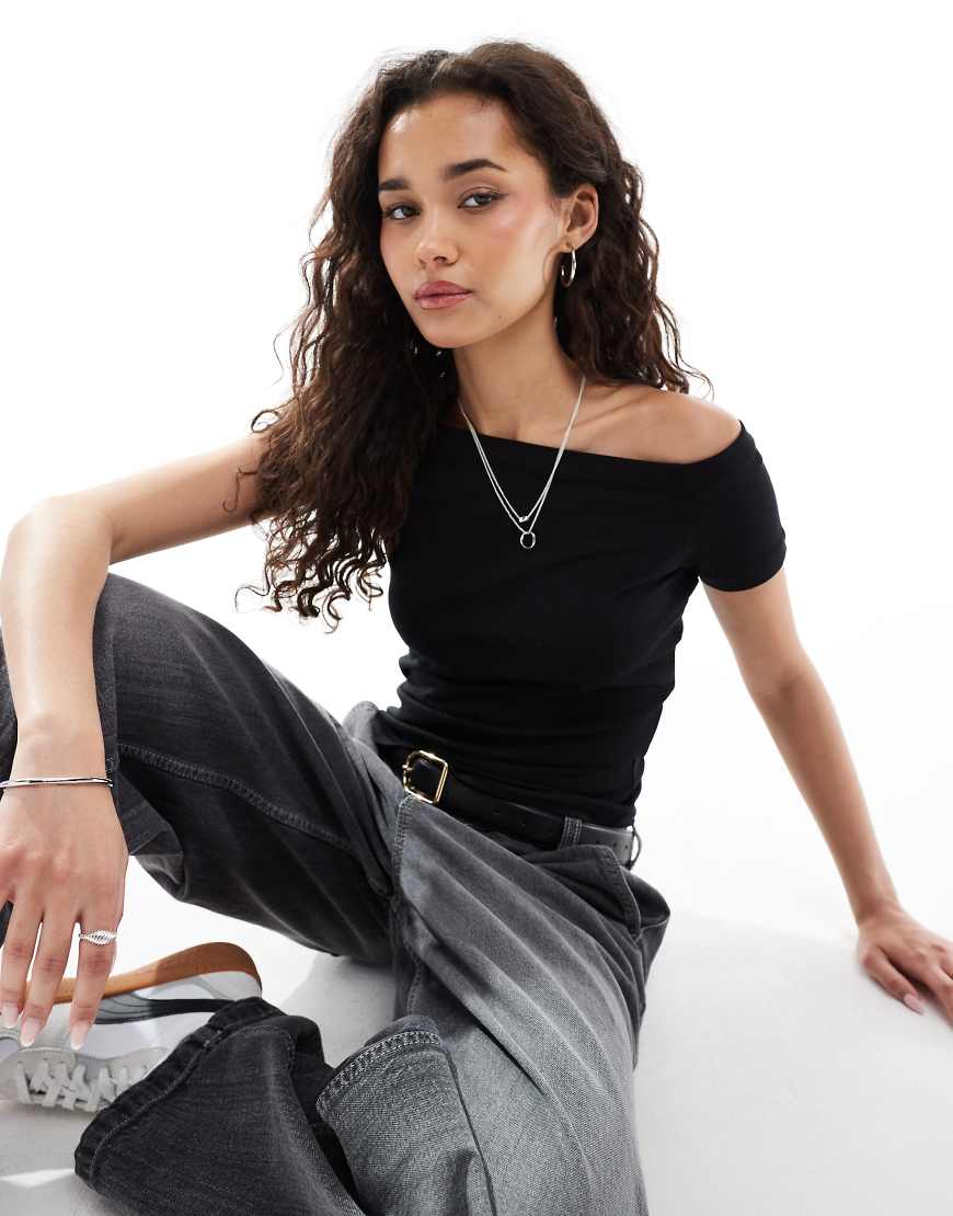 Vero Moda - T-Shirt in Schwarz mit Kappärmeln von Vero Moda