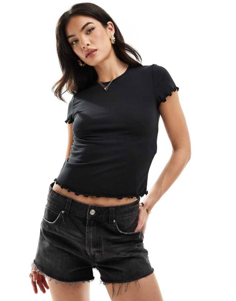 Vero Moda - T-Shirt in Schwarz mit Kräuselsaum von Vero Moda