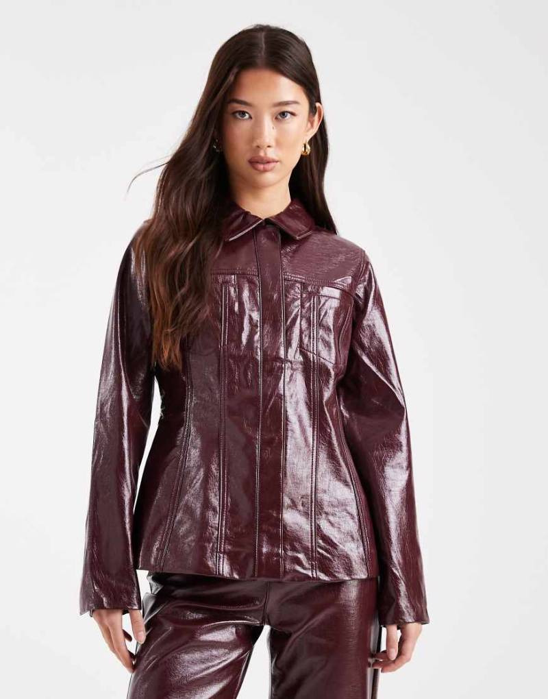 Vero Moda - Taillierte Jacke aus glänzendem Kunstleder in Burgunderrot, Kombiteil von Vero Moda