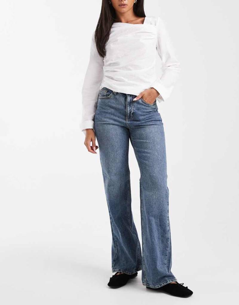 Vero Moda - Tessa - Jeans in mittelblauer Rinse-Waschung mit hohem Bund und weitem Bein von Vero Moda