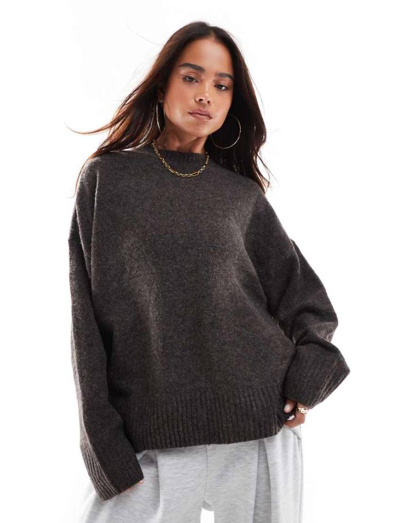 Vero Moda - Weicher Pullover in Schokobraun mit Rundhalsausschnitt von Vero Moda