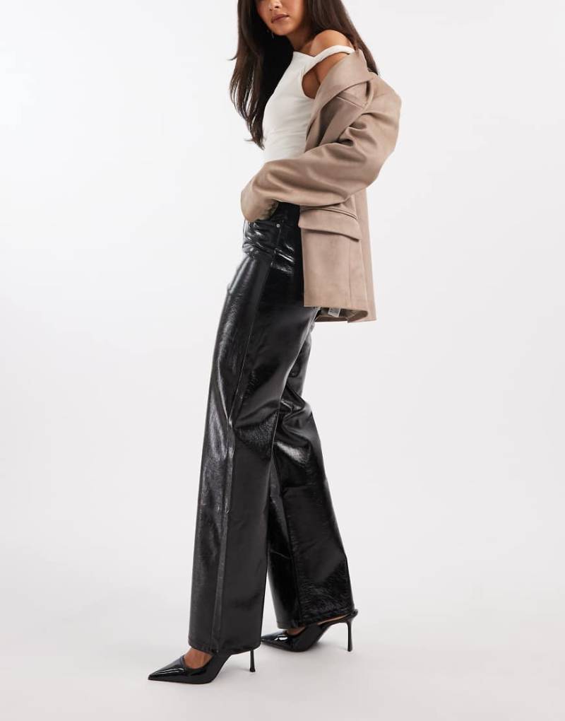 Vero Moda - Weite Hose aus Vinyl in Schwarz mit hohem Bund von Vero Moda