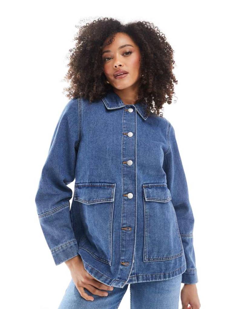 Vero Moda - Workwear-Jeansjacke in Mittelblau mit Oversize-Schnitt von Vero Moda