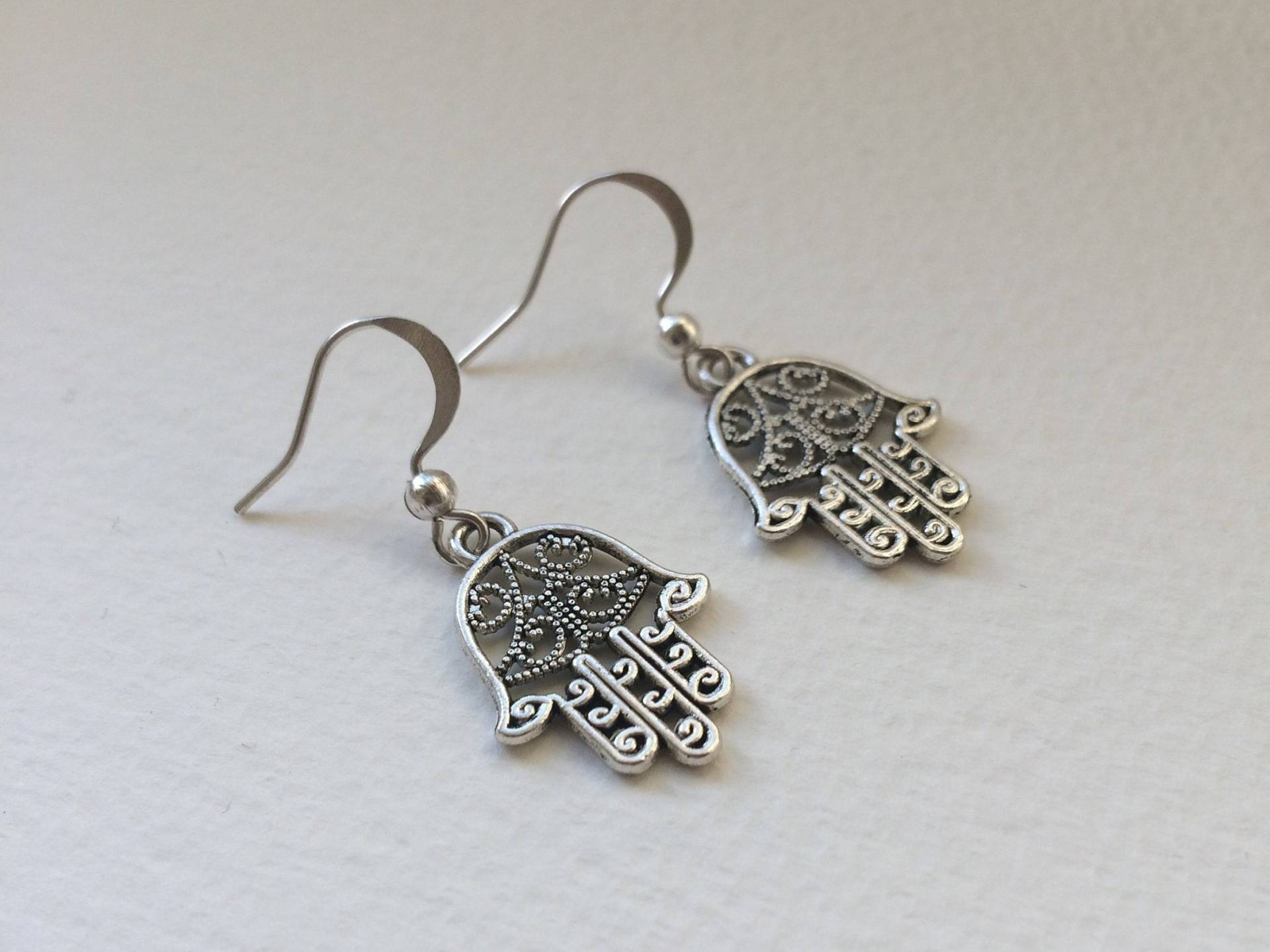 Hamsa Hand Von Fatima Wunderschön Verziert Silber Ohrringe Schutz Charm Erfolg Harmonie Heilung Geschenk Liebe Freundschaft von VerodesignStudio
