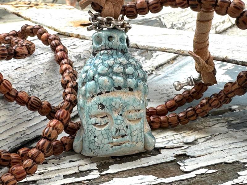 Buddha Handgetöpfert - Lange Kette Aus Holzperlen Geknotet Boho Style Anhänger Holz 84cm von Verperlthoch2