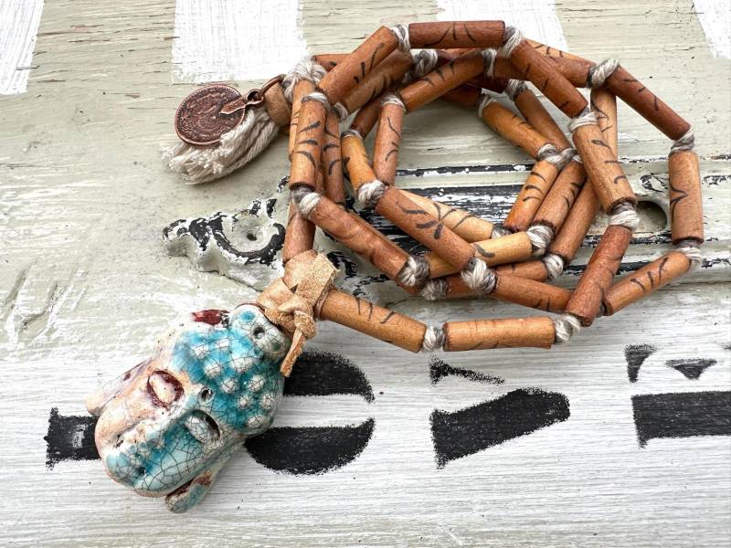 Buddha Handgetöpfert - Lange Kette Aus Holzperlen Geknotet Boho Style Anhänger Holz 90cm von Verperlthoch2