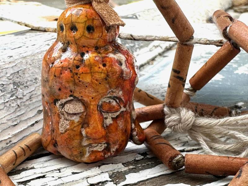 Buddha Handgetöpfert - Lange Kette Aus Holzperlen Geknotet Boho Style Anhänger Holz 92cm von Verperlthoch2