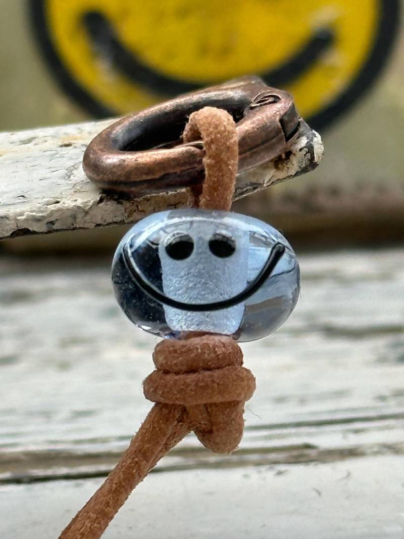 Handmade - Smiley Aus Glas Anhänger Glaskunst Blau Klarglas von Verperlthoch2