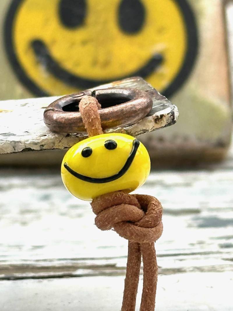 Handmade - Smiley Aus Glas Anhänger Glaskunst Gelb von Verperlthoch2