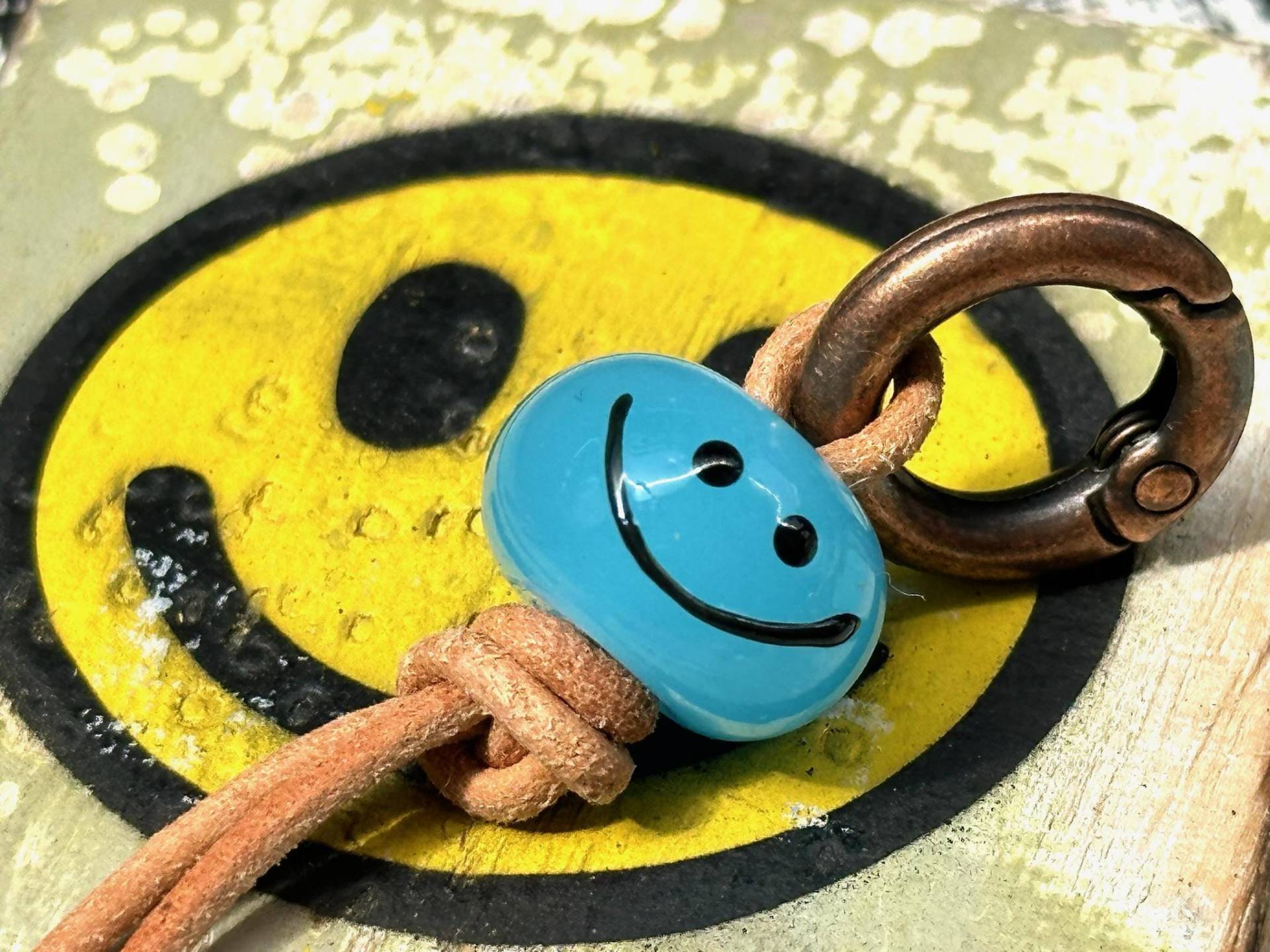 Handmade - Smiley Aus Glas Anhänger Glaskunst Himmelblau Handmade - Smiley Aus Glas Anhänger Glaskunst Himmelblau von Verperlthoch2