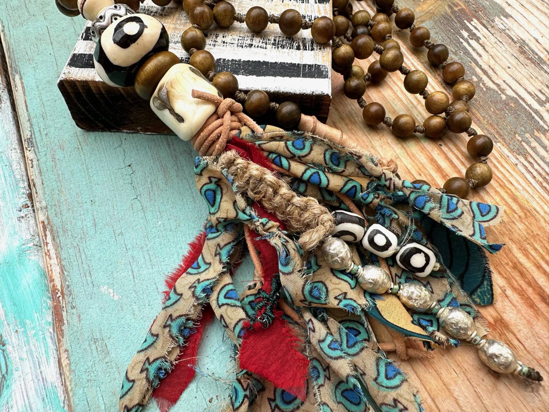 Lange Kette Aus Holzperlen - Hippie Style 84cm Mit Münzen von Verperlthoch2