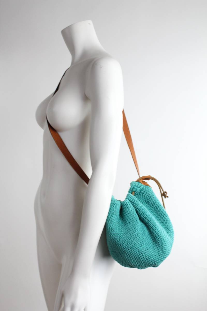 Die Santorini Tasche | Vintage Baumwolle Strick Und Leder Geldbörse Hergestellt in Italien Umhängetasche Aus Petrolfarbenem Baumwollstrick von VerseauVintage
