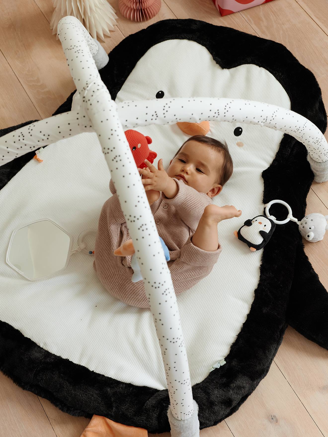 Activity-Decke mit Spielbogen GRÜNER WALD oder PINGUIN von Vertbaudet