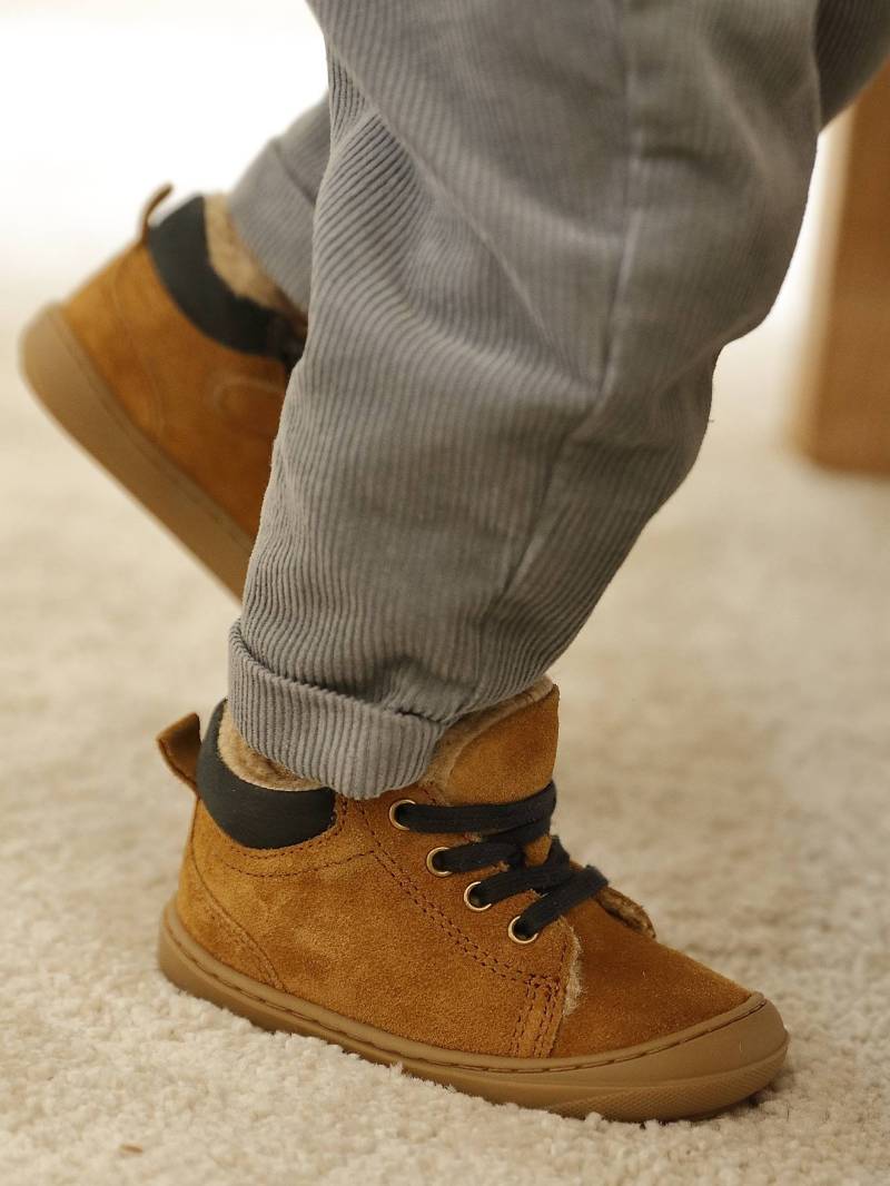 Baby Lauflernschuhe mit Schnürung aus weichem Leder camel von Vertbaudet