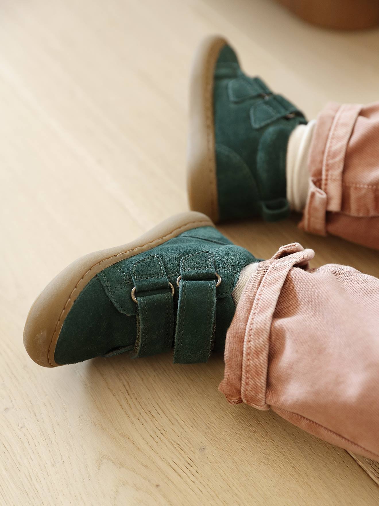 Baby Mid-Sneakers aus Leder mit Klett von Vertbaudet