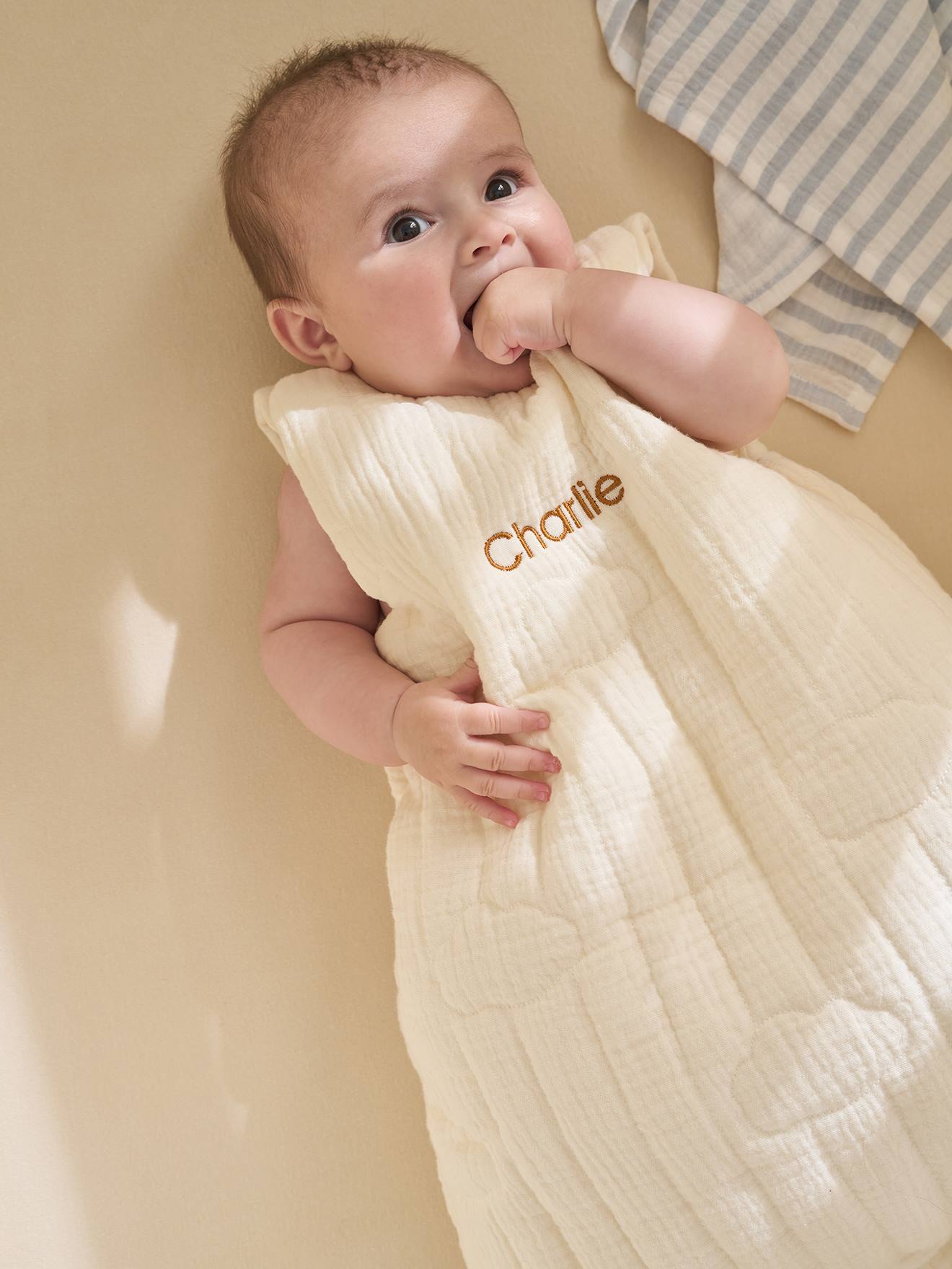 Baby Schlafsack aus Bio-Musselin IN DEN WOLKEN TOG 2 von Vertbaudet