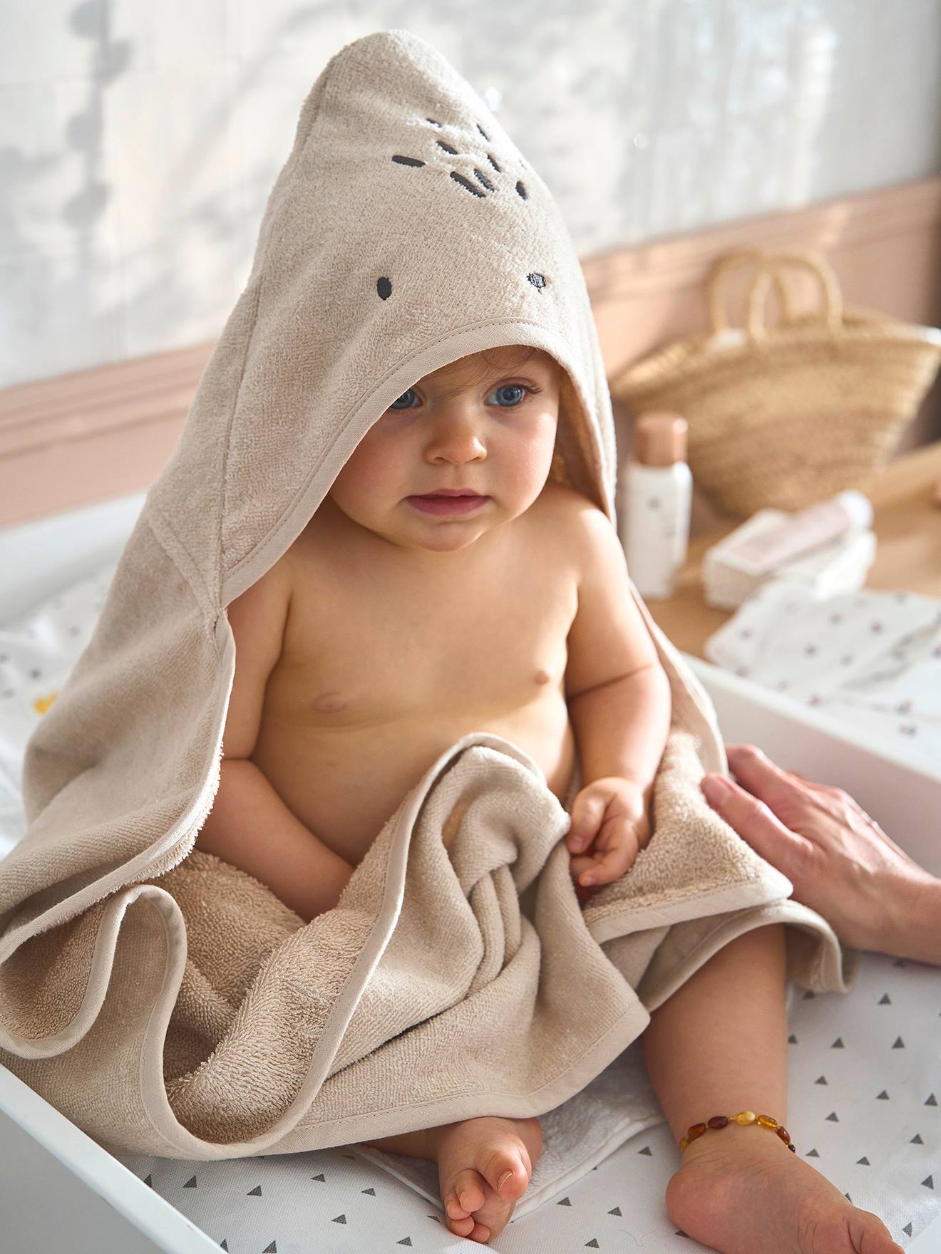 Baby & Kinder Kapuzenbadetuch mit Recycling-Baumwolle sandfarben von Vertbaudet