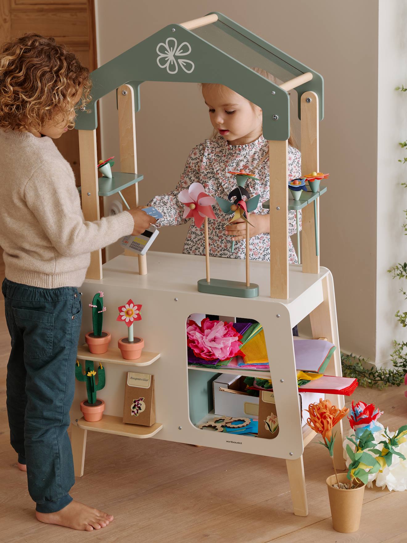 Blumenwerkstatt mit Zubehör aus Holz FSC® von Vertbaudet
