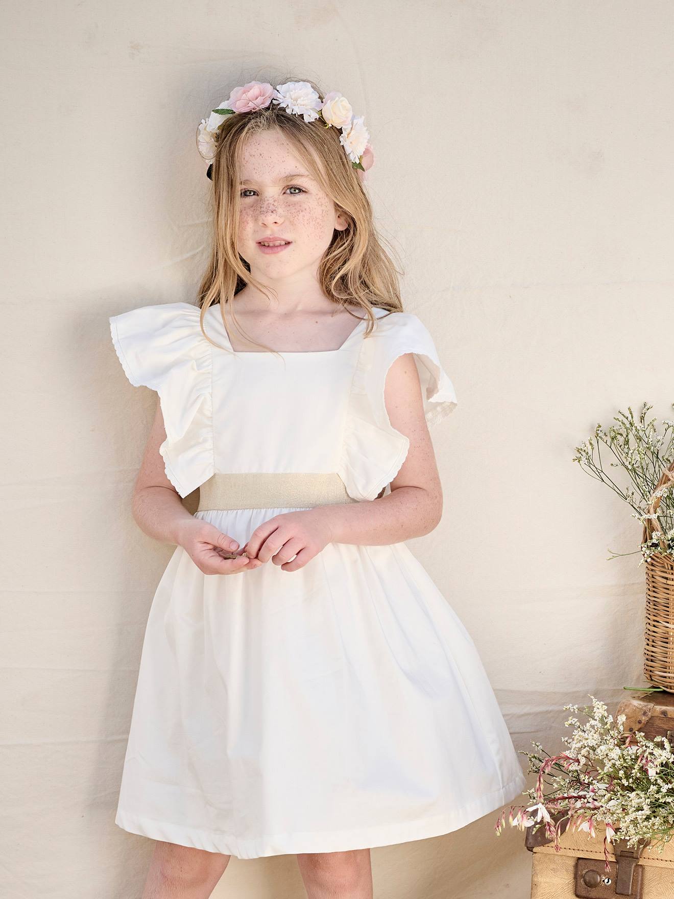 Festliches Mädchen Kleid mit enem Gürtel von Vertbaudet