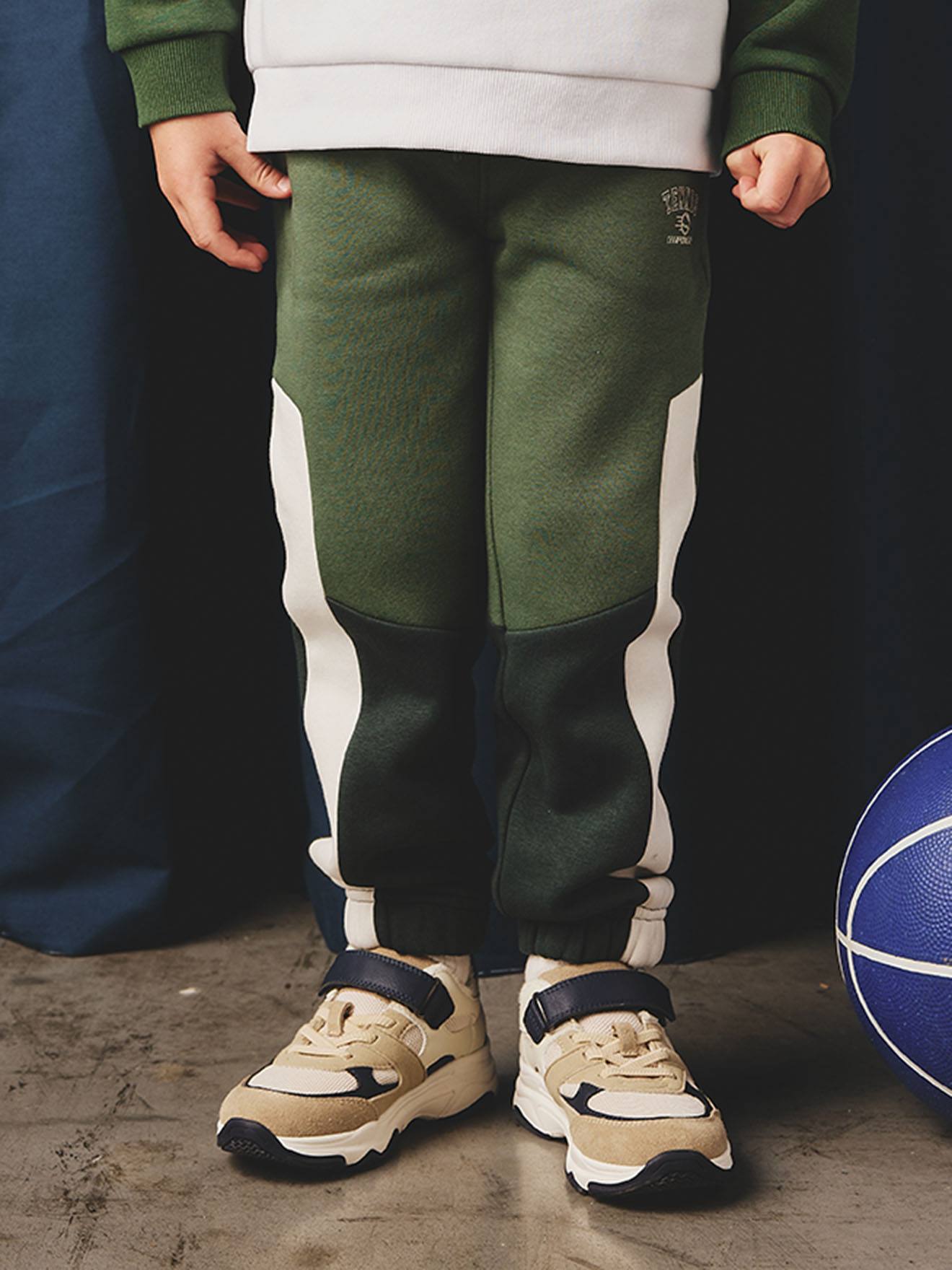 Jungen Colorblock-Joggpants mit Recycling-Polyester n von Vertbaudet