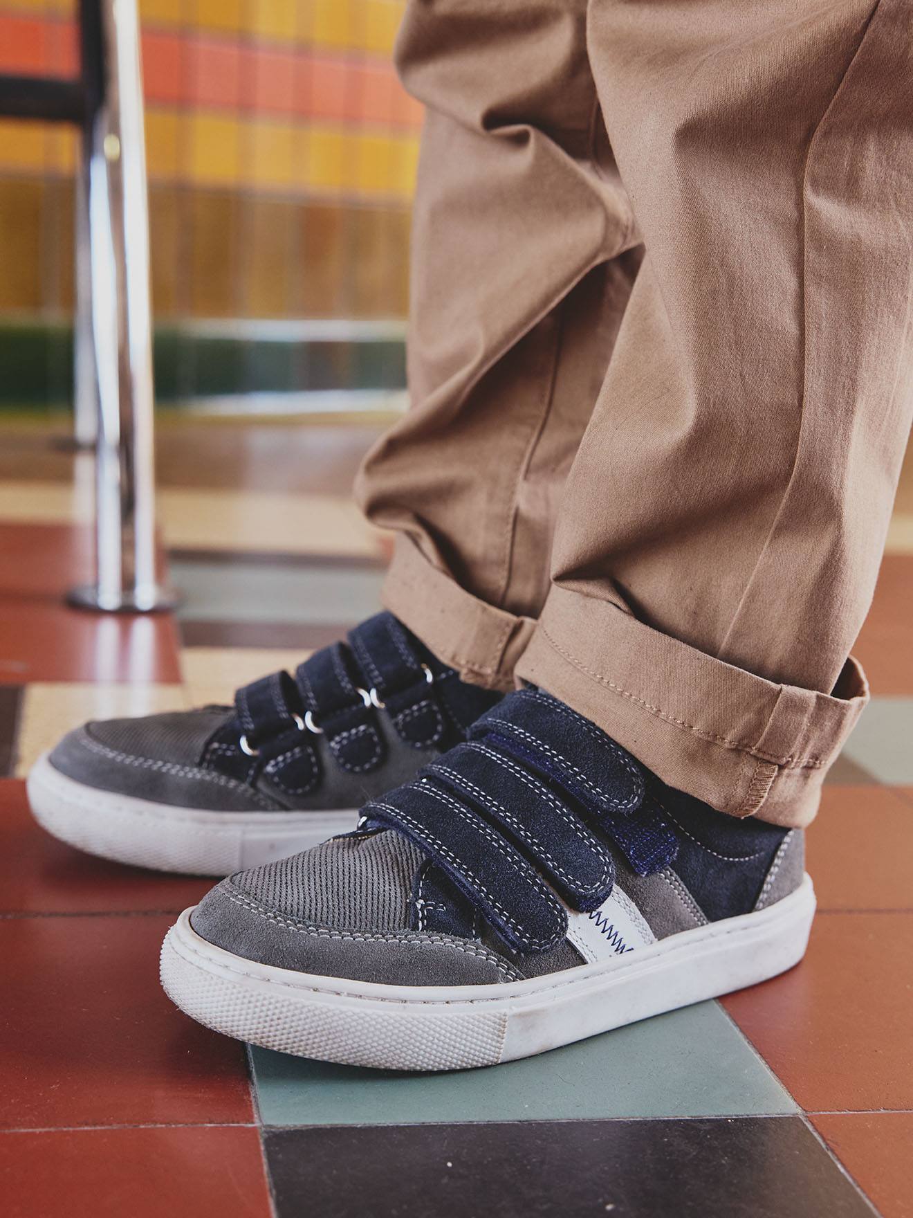 Kinder Leder-Sneakers mit Klett und Kontraststreifen set von Vertbaudet