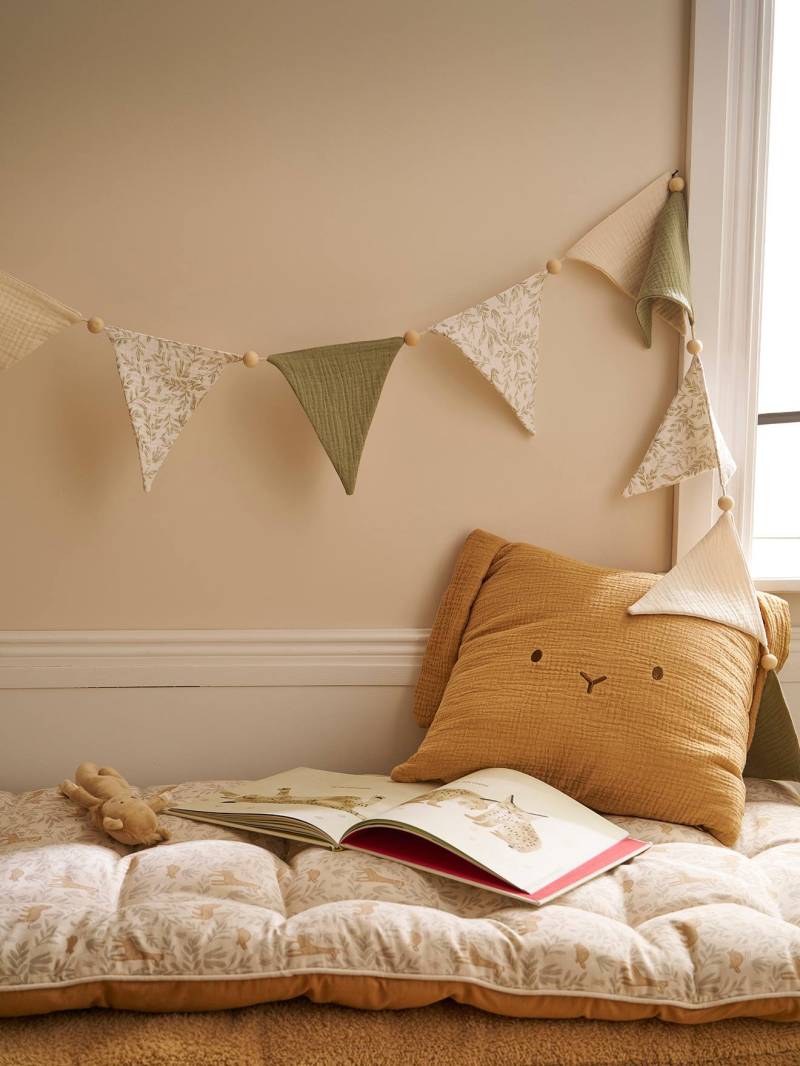 Kinderzimmer Wimpelkette aus Baumwollmusselin salbei von Vertbaudet