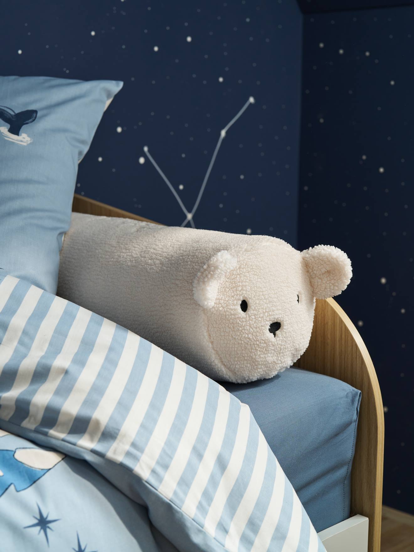 Kissen aus Teddyfleece mit Bärenmotiv von Vertbaudet
