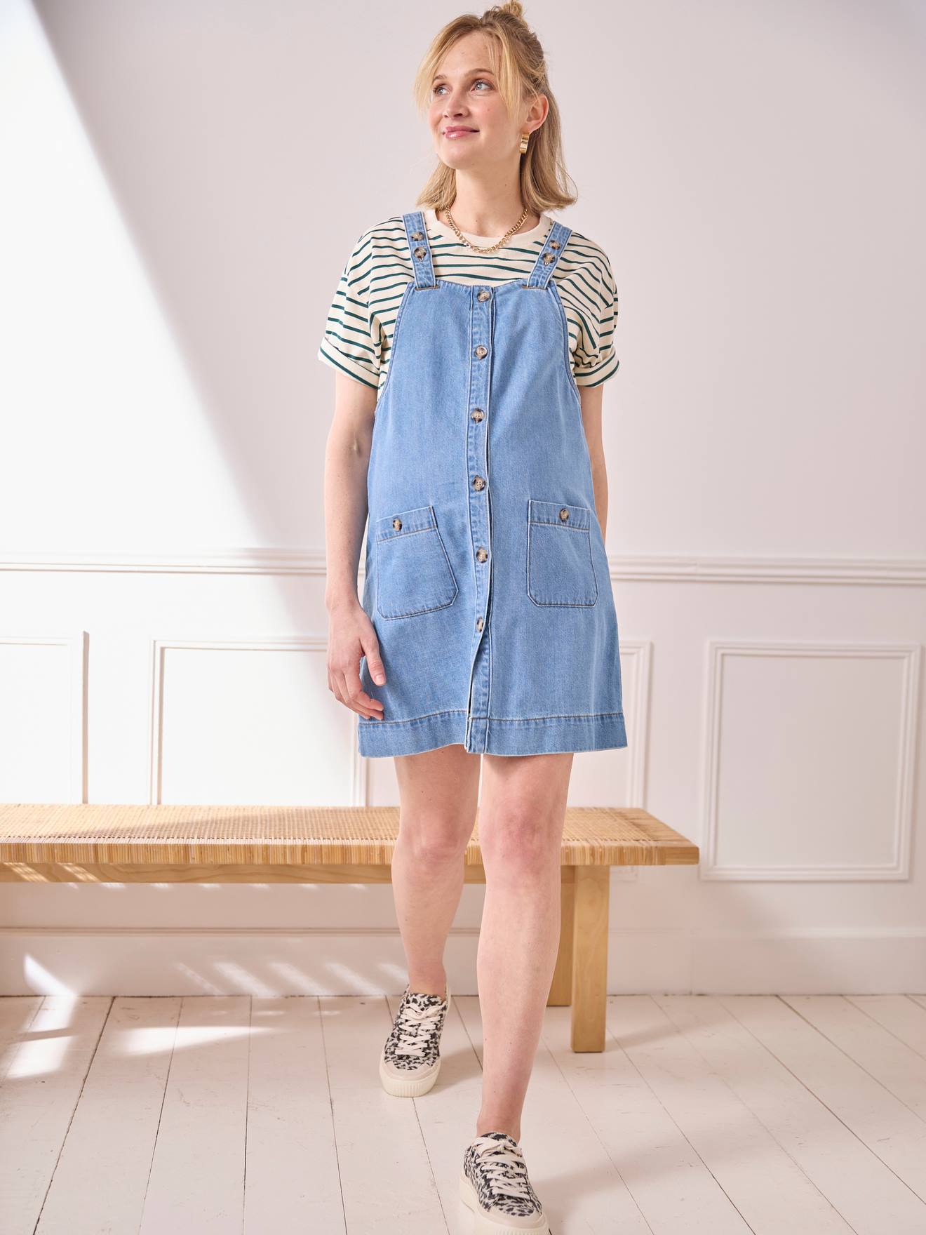 Latzkleid aus Denim für Schwangerschaft & Stillzeit von Vertbaudet