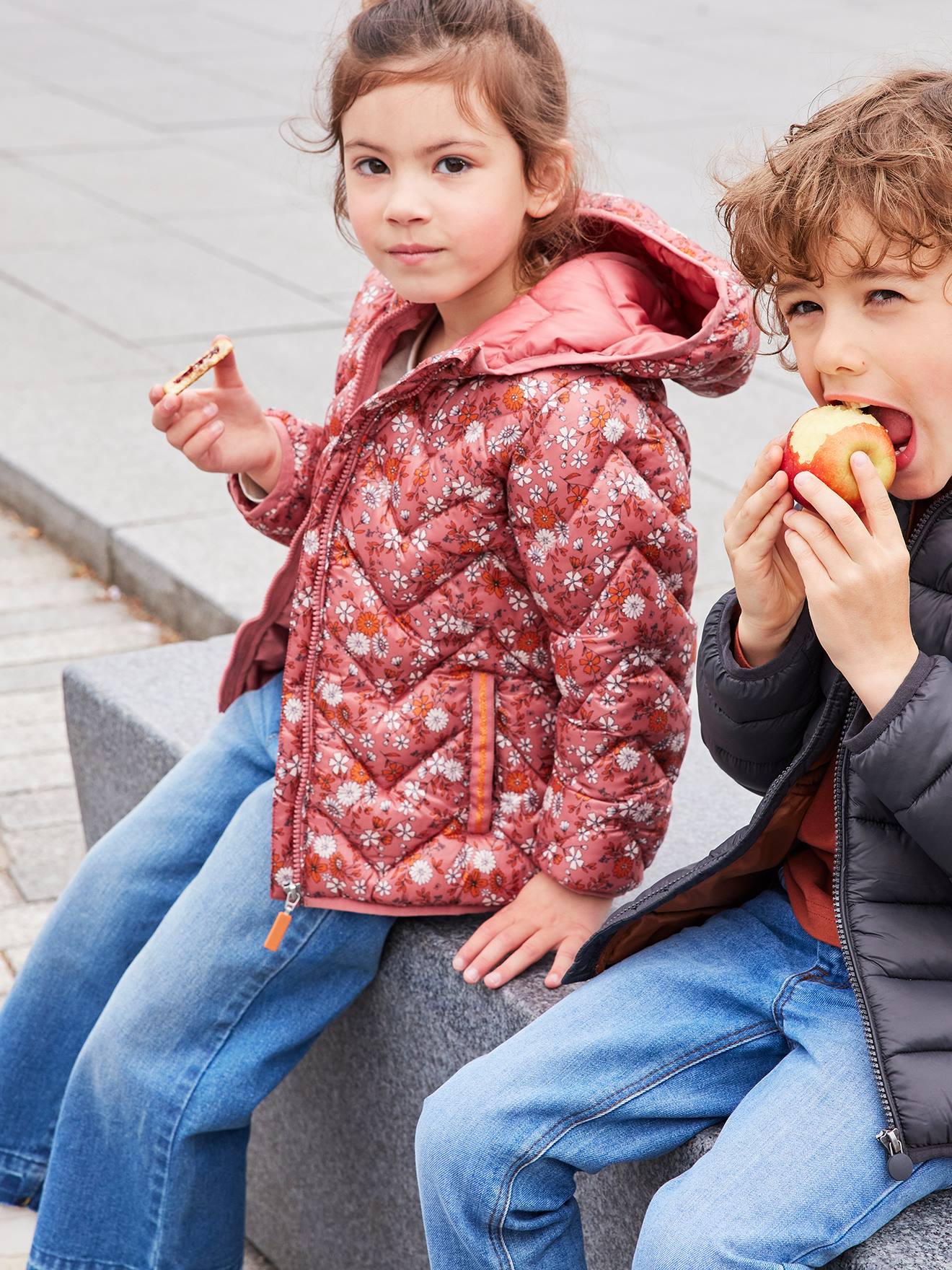 Mädchen Light-Steppjacke mit Kapuze von Vertbaudet