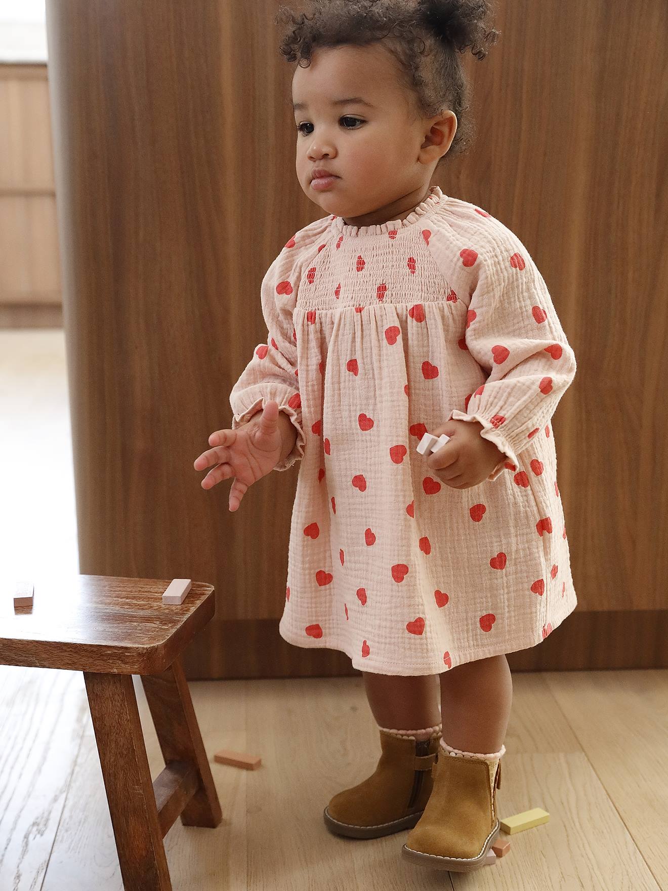 Baby Musselin-Kleid mit Herzen pudrig von Vertbaudet