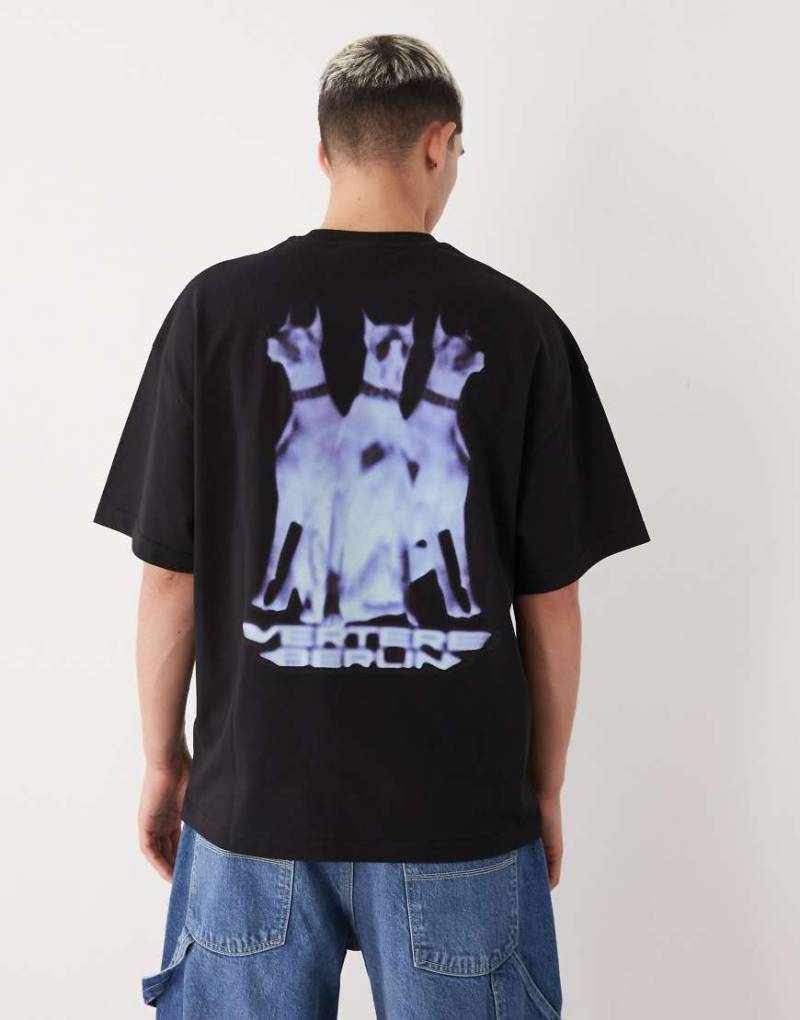 Vertere Berlin - Triplet - Oversize-T-Shirt in Schwarz mit Rückenprint von Vertere Berlin