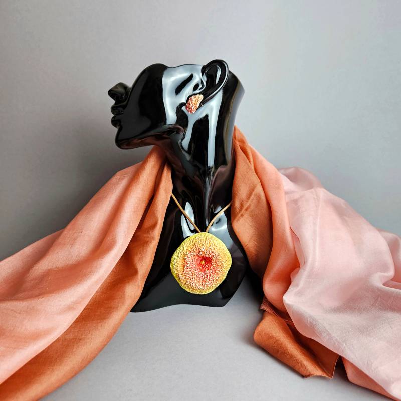 Feuriges Korallenriff Schmuckset Keramik Halskette Porzellan Handgemachte Ohrringe Natur Inspirierte Goldener Anhänger Geschenk Für Sie von VeryAmbitiousJewelry