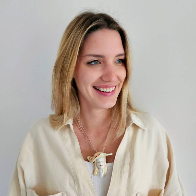 Poppy Woman Anhänger Keramik Halskette Für Frauen Porzellan Handgemachter Schmuck Weiblichkeit Inspirierte Sommer Outfit Geschenk Sie von VeryAmbitiousJewelry